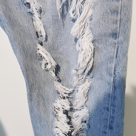 LEVI'S 501 ripped high waist boyfriend medium jeans - Picture 6 of 15